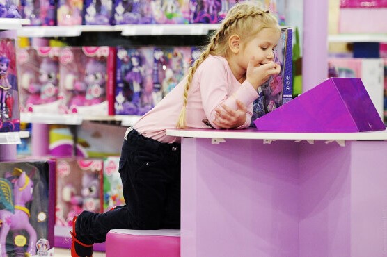 Российским детям перестают покупать американские игрушки