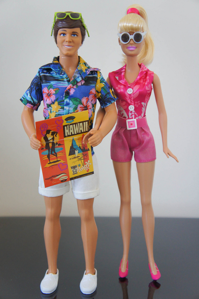 Куклы Hawaiian Vacation Barbie and Ken Doll Set.