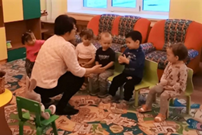 Летят листочки