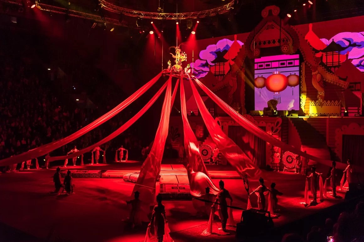 В Тридевятом царстве — новогодняя цирковая сказка для семейного просмотра