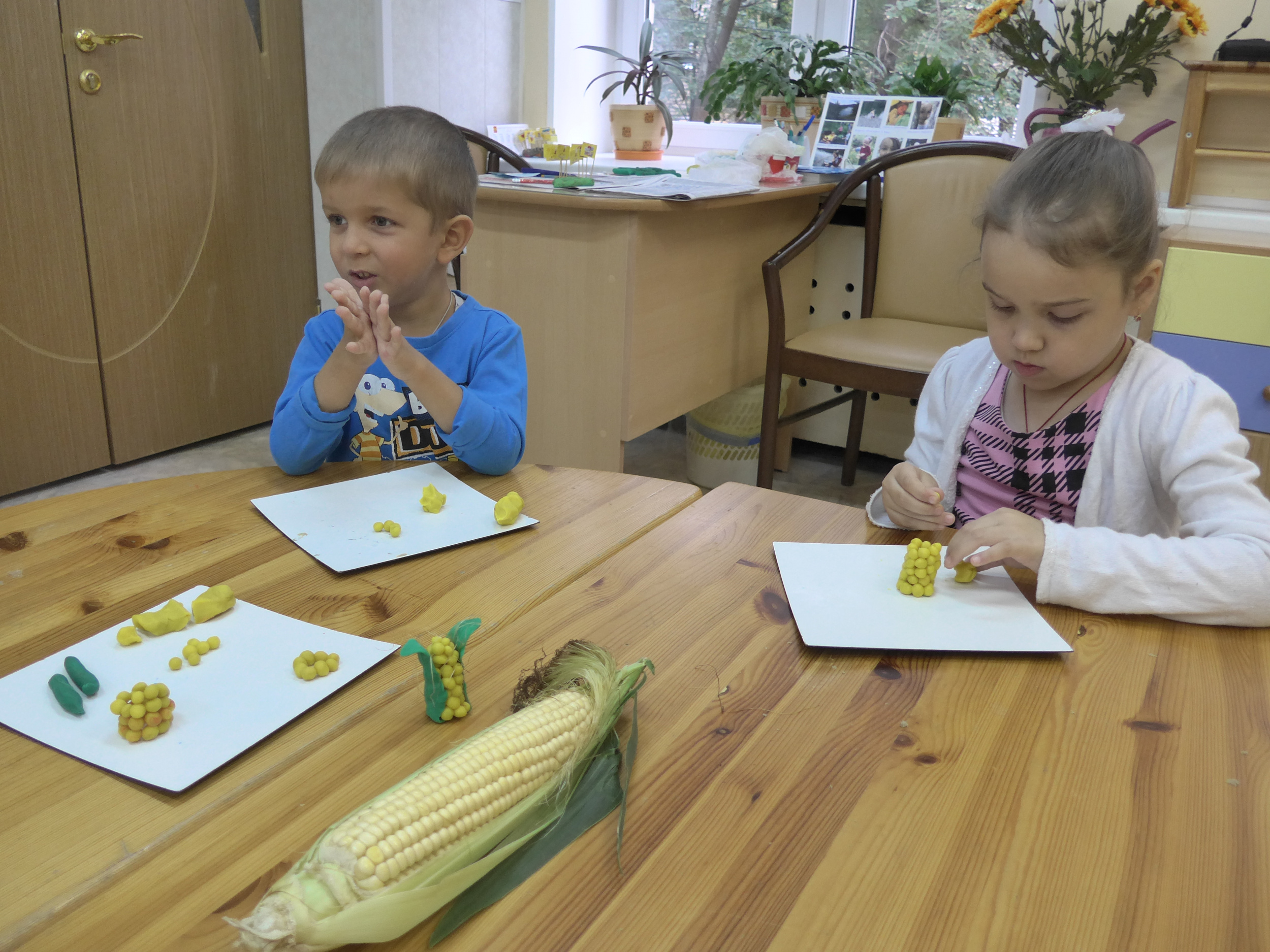 Лепим кукурузу Лепим кукурузу