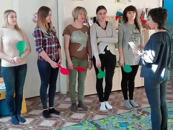Красные и зеленые карточки Красные и зеленые карточки