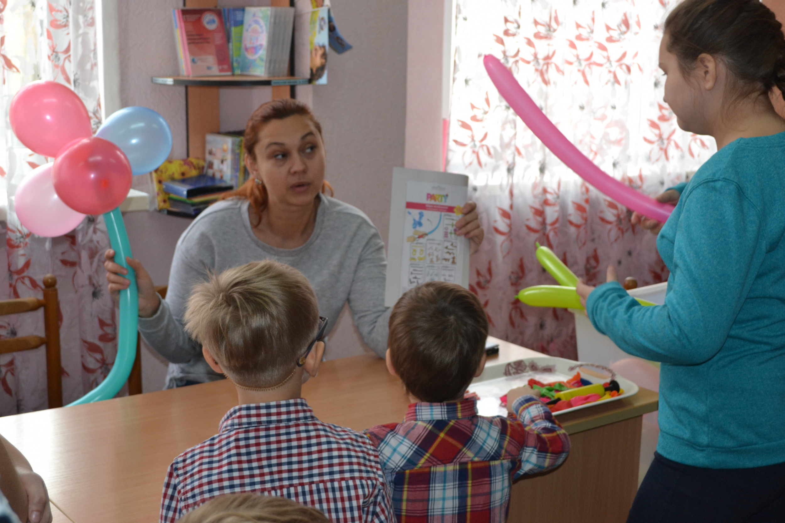 Праздничное развлечение для детей старшей группы и их родителей Праздничное развлечение для детей старшей группы и их родителей
