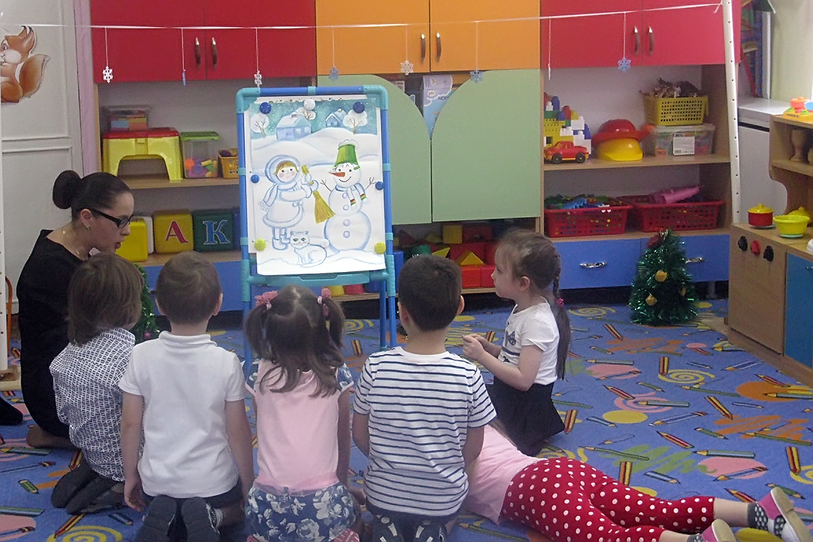 Упражнение «Подуйте на снежинки» Упражнение «Подуйте на снежинки»