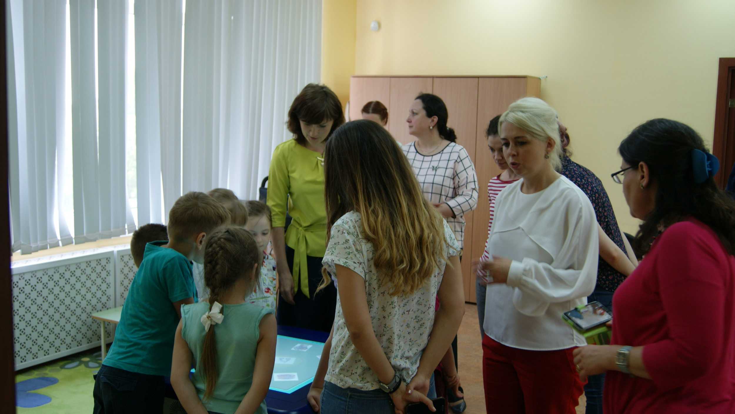 Знакомство детей с гжельской росписью Знакомство детей с гжельской росписью