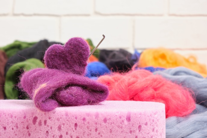 Сиреневое сердечко из шерсти. сиреневое сердечко из шерсти.jpeg