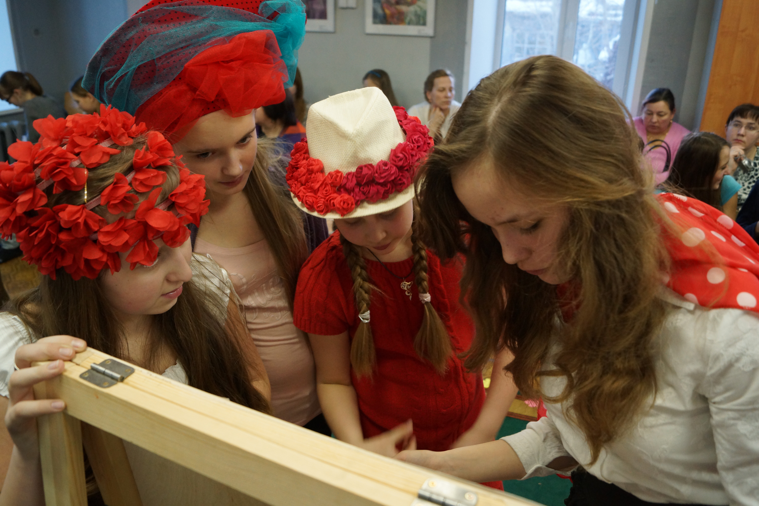 6. Конкурс юных дизайнеров Салон Мод Красной Шапочки_Автор Бессараб Е.В._г. Екатеринбург.JPG 6. Конкурс юных дизайнеров Салон Мод Красной Шапочки_Автор Бессараб Е.В._г. Екатеринбург.JPG