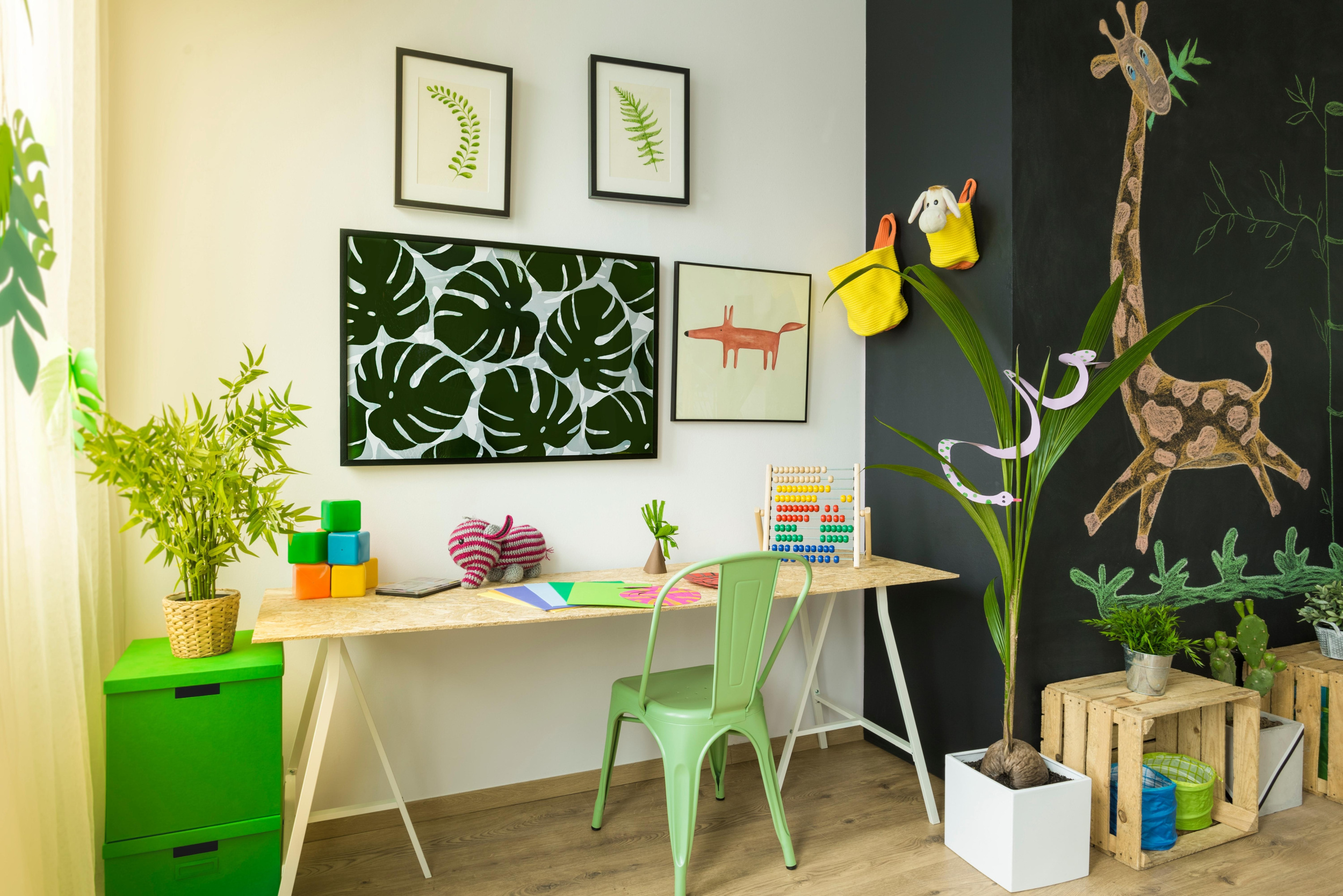 1 creative-room-children-with-green-accessories-giraffe-drawing-blackboard-wall.jpg