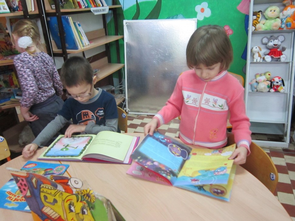 Художник и краски Художник и краски