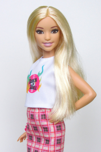 Кукла Barbie Fashionistas: rock-n-roll plaid