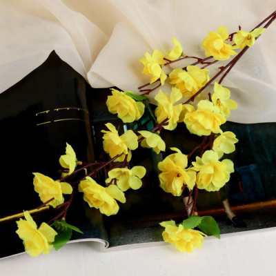 Цветы искусственные «Сакура нежность» 65 см желтый