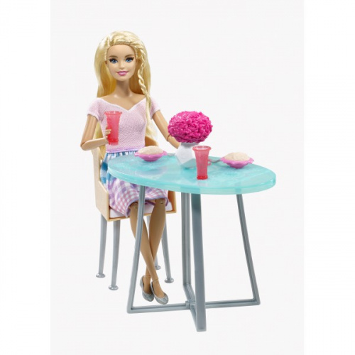 Набор мебели Barbie «Стол и стулья»