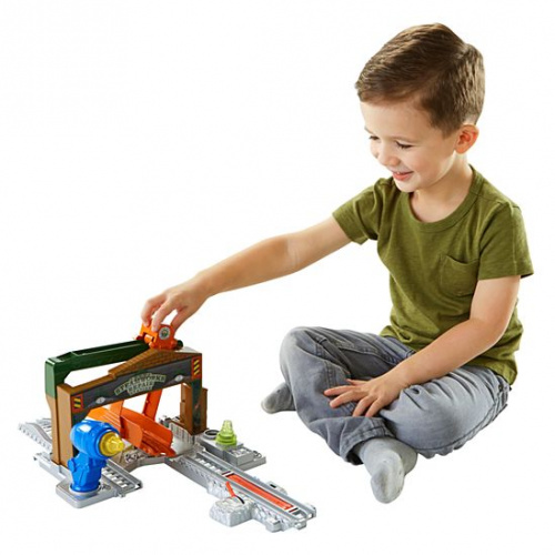 Fisher-Price Thomas & Friends TrackMaster Steamworks Repair Station